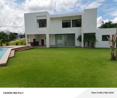 CASA EN VENTA - URUBO GOLF