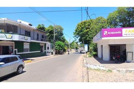 EN VENTA CASA C/SALON EN ESQ. Santa Rosa I, Lambaré