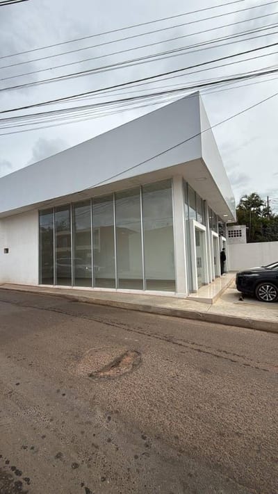 Alquilo local comercial en esquina - excelente ubicación en San Lorenzo