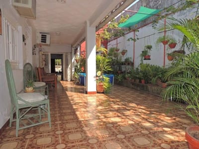 VENDO HERMOSA CASA EN BARRIO LA ENCARNACIÓN, ASUNCIÓN