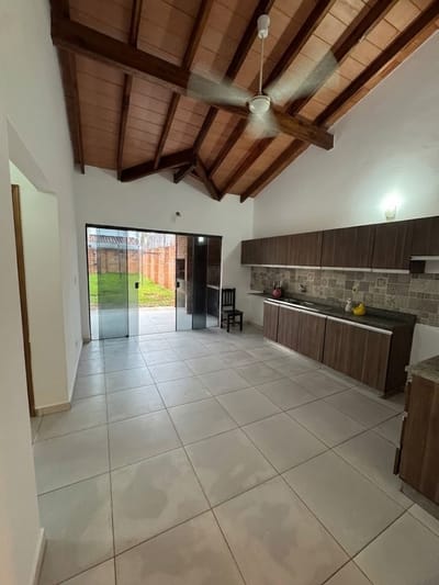 ALQUILER DE CASA EN LUQUE SOBRE Gral SANTANDER.
