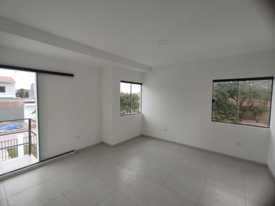 Casa a estrenar en alquiler zona norte, ingresando por Mainter