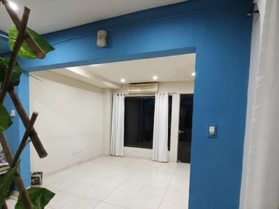 SA CON SALÓN COMERCIAL EN ADVA. MÉDICOS DEL CHACO