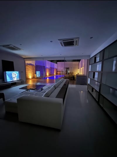 Alquilo Hermosa casa minimalista en Ykua Satî