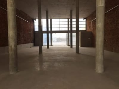 Estupendo local a estrenar con excelentes terminaciones . 