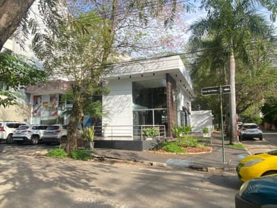 Local Comercial Esquina Recoleta