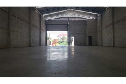  EN VENTA DEPÓSITO EN MARIANO ROQUE ALONSO 