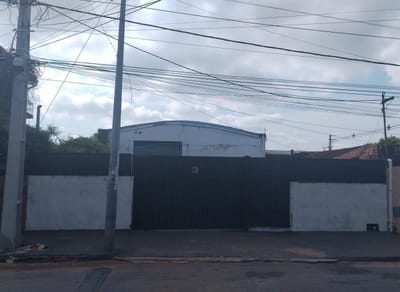 Alquilo tinglado en Fernando de la Mora Sur 