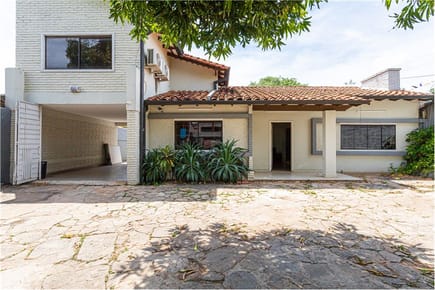 Casa-Venta-Avda. Gral. Santos entre Sajonia y La Paz, San Vicente, Asunción