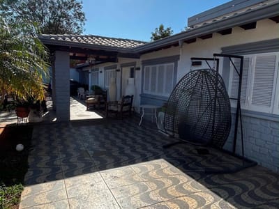 CASA DE UNA PLANTA EN VILLA ADELA LUQUE