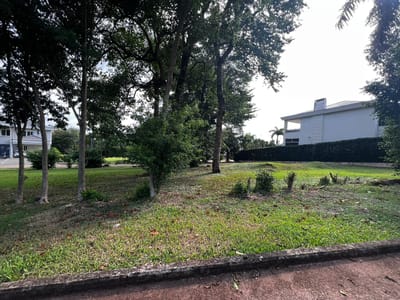 VENDO HERMOSO TERRENO EN EL EXCLUSIVO PARANA COUNTRY CLUB