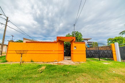 Casa de 3 ambientes (Zona Av. Santos Dumont y 7mo anillo)