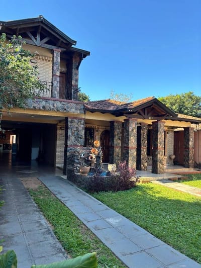 CASA EN VENTA BARRIO SAN LUIS, SAN LORENZO