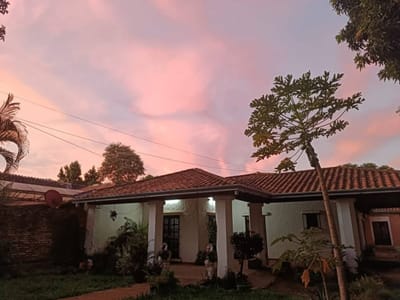 Vendo casa estilo colonial en San Lorenzo - 631 m²
