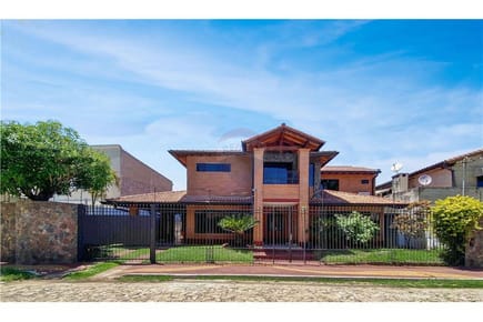 Imponente residencia en venta en el Barrio Salvado