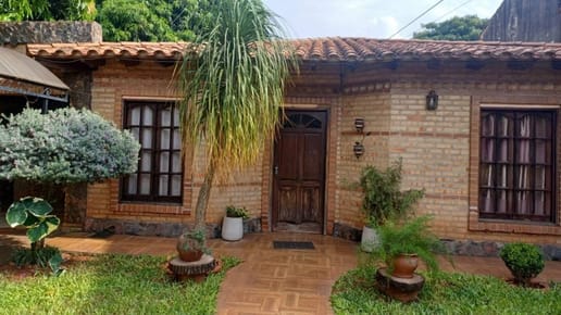 CASA EN VENTA EN SAN LORENZO
