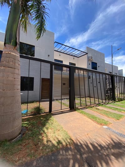 ALQUILO HERMOSO DUPLEX EN LUQUE - YKUA DURE