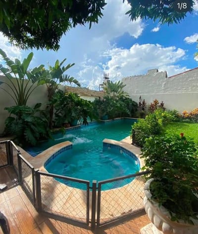 VENDO HERMOSA CASA LAMBARE ZONA CAPUCHINOS