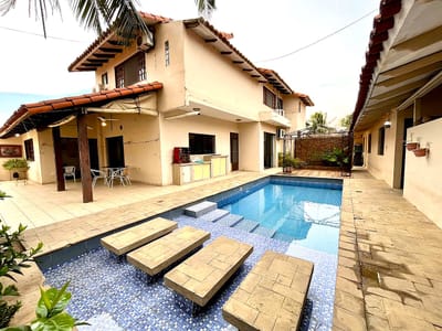 CASA EN VENTA EN ESQUINA Y CON PISCINA - AV SANTOS DUMONT