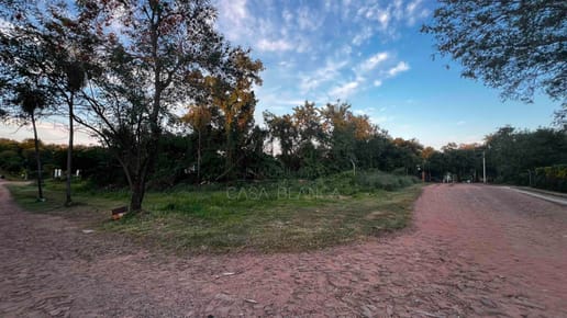 VENTA Terreno en San Bernardino, a 300m del SuperSeis, ubicado en esquina! 