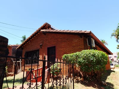Casa En Luque - Barrio Campo Grande