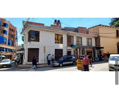 CASA COMERCIAL PROX. TEMPLO SAN IDELFONSO