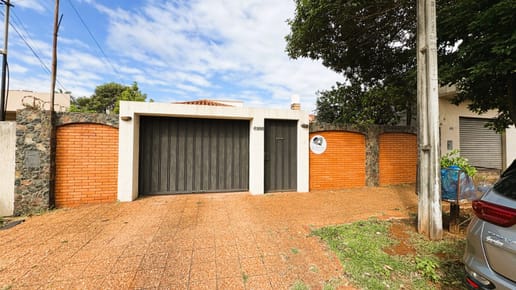 VENDO RESIDENCIA DE 600 M2 A PRECIO DE TERRENO EN BARRIO LOS LAURELES-ASUNCION
