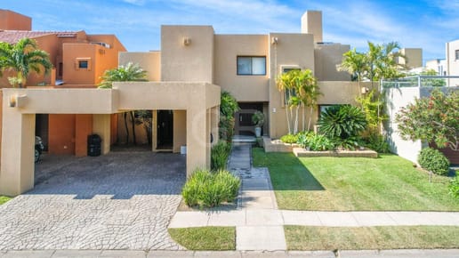 CASA EN VENTA - COND. LA HACIENDA 2