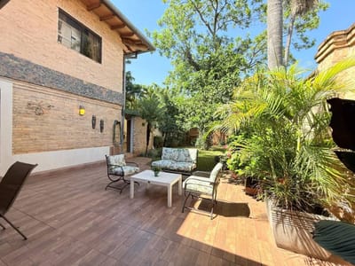 VENDO HERMOSA RESIDENCIA EN BARRIO RECOLETA