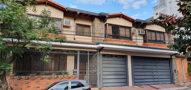 VENDO ESPECTACULAR CASA EN EL BARRIO LAS MERCEDES 