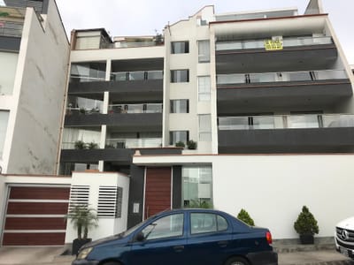 ALQUILO DPTO.  DE ESTRENO - 179 MT.  PISO 2. STGO. SURCO CALLE LAS DALIAS CDRA 4