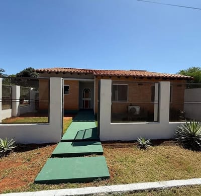 VENDO CASA EN SAN LORENZO - BARRIO ESPIRITU SANTO