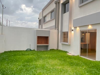 SE VENDE DUPLEX A ESTRENAR EN MARIANO ROQUE ALONSO - BARRIO SAN LUIS