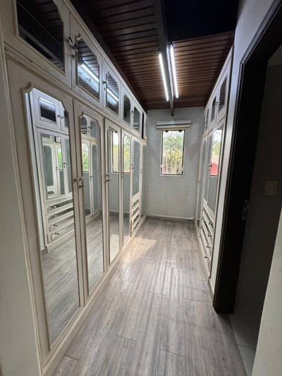 VENTA DE RESIDENCIA EN LAMBARE 