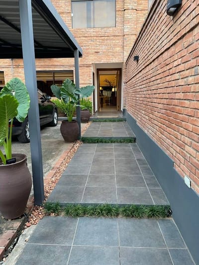 ALQUILO CASA PAREADA MODERNA EN SALVADOR DEL MUNDO