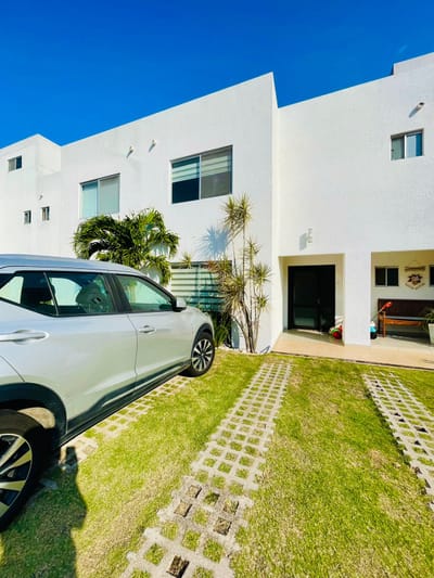 ZONA OESTE EN VENTA CASA DE 2 PLANTAS EN CONDOMINIO 