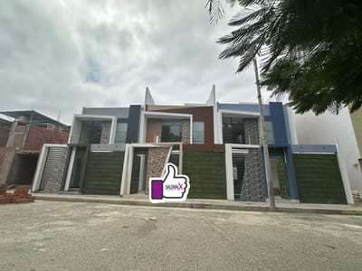 LINDA CASA DE ESTRENO CON PISCINA EN VENTA - URB. MIRAFLORES COUNTRY CLUB 