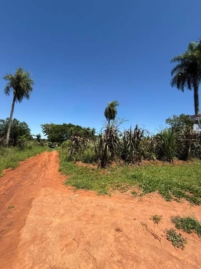 Gran terreno de 1080 m2 a metros de la ruta Luque - Aregua a solo Gs.250.000.000
