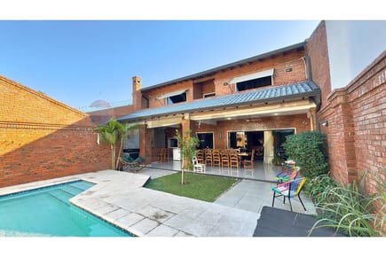 ESPECTACULAR RESIDENCIA - BARRIO PINOZA