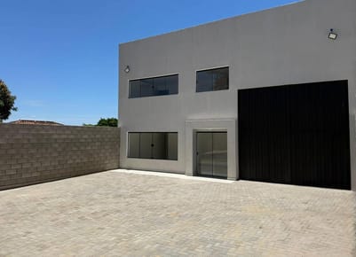DEPÓSITO CON OFICINAS PREMIUM EN VENTA A ESTRENAR EN MARIANO ROQUE ALONSO