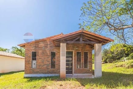 VENDO CASA A ESTRENAR A 100 METROS DE LA RUTA