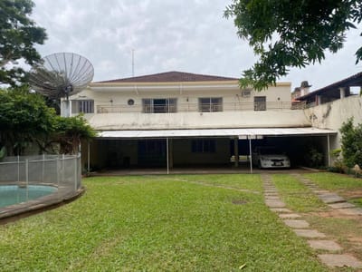 EN VENTA MAJESTUOSA RESIDENCIA EN EL BARRIO MARISCAL LOPEZ 