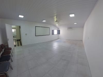 Alquilo Oficina en segundo piso en el Barrio Ciudad Nueva de Asunción