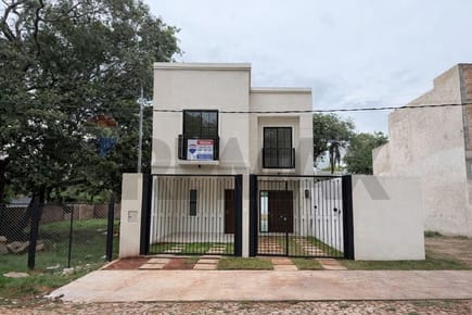 VENDO DUPLEX A ESTRENAR CON PISCINA EN LAMBARE ZONA YACHT