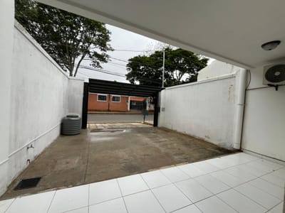 DÚPLEX TIPO CASA CON QUINCHO A ESTRENAR EN ALQUILER – BARRIO SAN PABLO