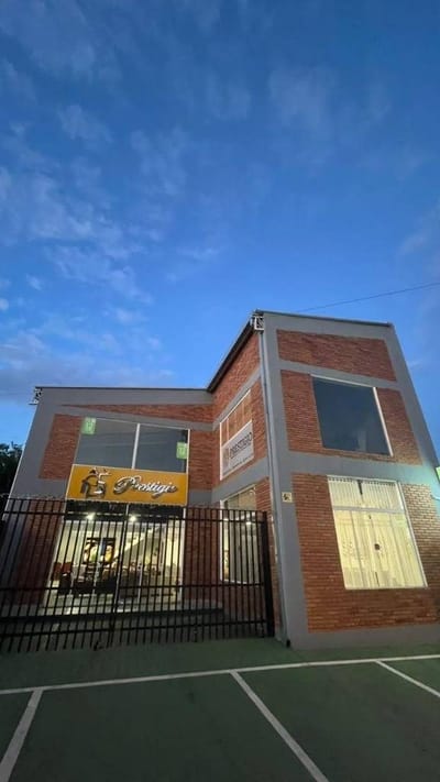 Alquilo local comercial en San Lorenzo con estacionamiento, Ruta 2km 14.5