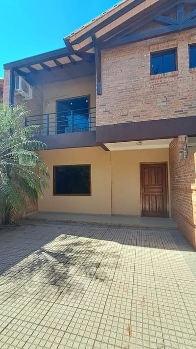 **DÚPLEX CON QUINCHO EN ALQUILER | ZONA SHOPPING PINEDO**