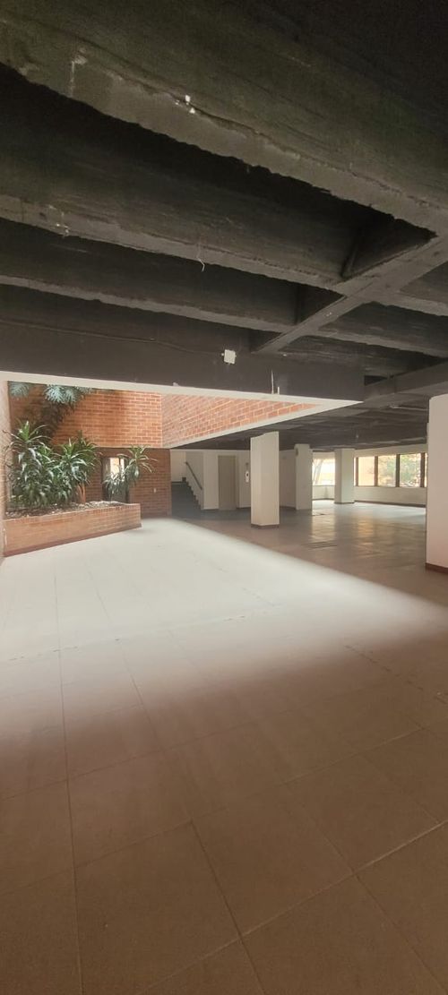 Edificio en arriendo en Chico norte, Bogotá - Miniatura 11
