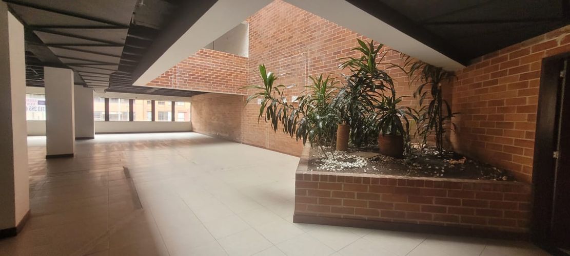 Edificio en arriendo en Chico norte, Bogotá - Miniatura 15