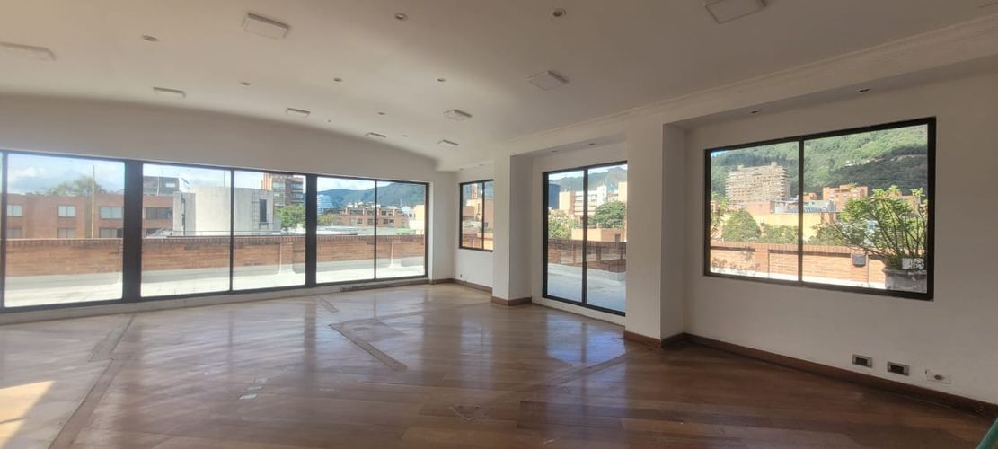 Edificio en  Arriendo en Chico norte, Bogotá - Imagen 1